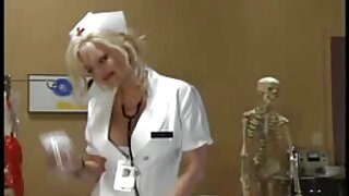 Saru seksualno muče dvije izopačene medicinske sestre srpski porno filmovi u kostimima od lateksa